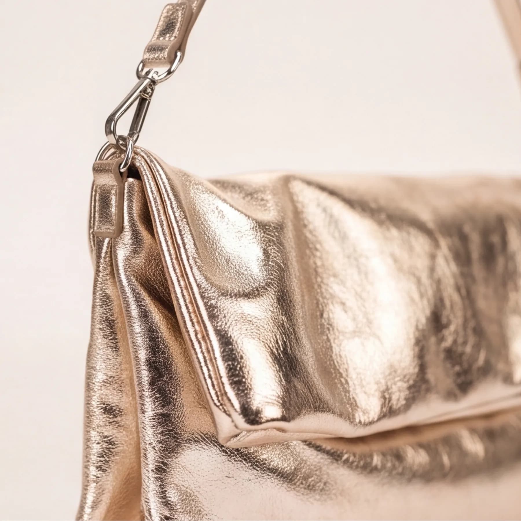 Isolde Shoulder Bag thumbnail 4